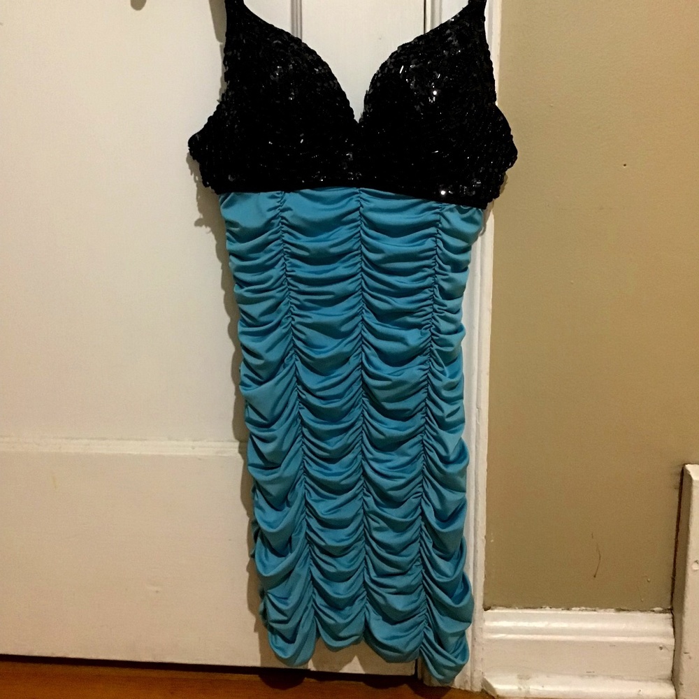🎉Host Pick 🎉 Teal & Black Mini Dress with Sequin Top for the Holidays!